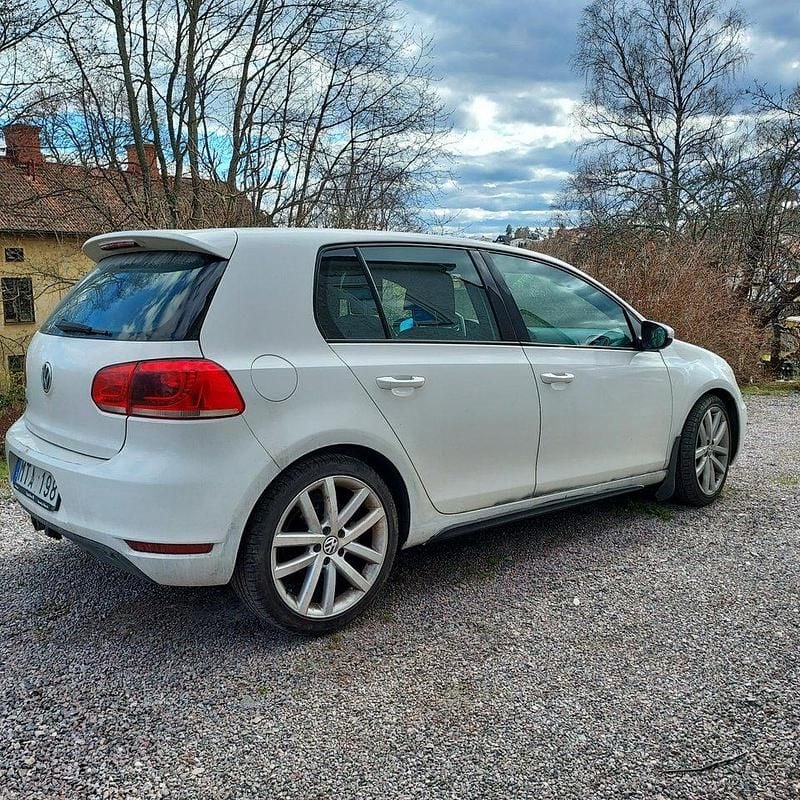Vit Begagnad 2012 VW Golf VII GTD Halvkombi | 83 000 kr (Bra pris) - Bild 1/4