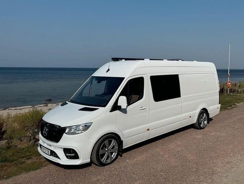 Vit Begagnad 2020 Mercedes Sprinter AMG Van | 1 095 000 kr (Marknadspris) - Bild 1/4