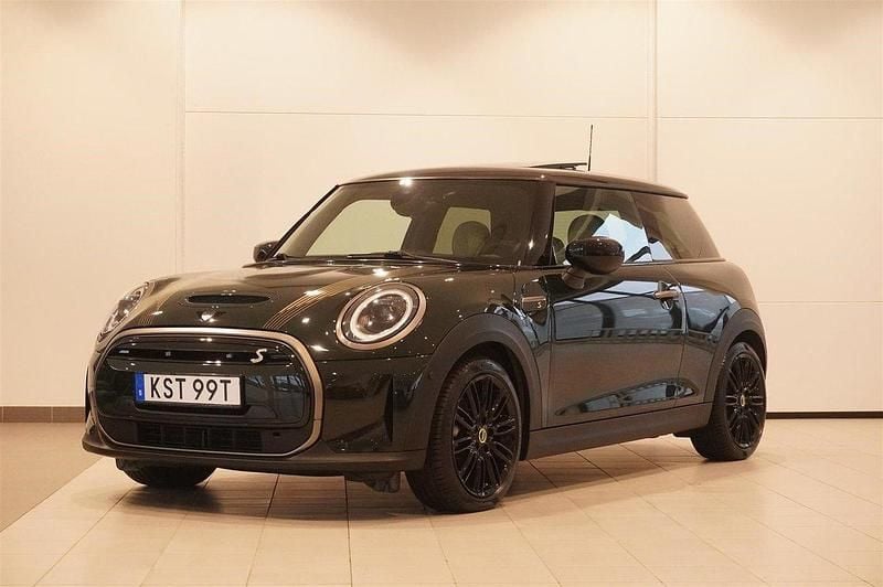 Grön Begagnad 2022 Mini Cooper Resolute Edition Halvkombi | 239 500 kr (Marknadspris) - Bild 1/4