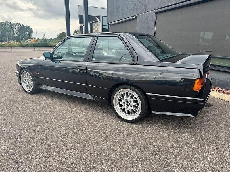 Begagnad BMW M3 194 HK (142 kW) 1987 Mörkgrå Sedan