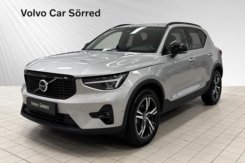 Silver Begagnad 2024 Volvo XC40 SUV | 389 900 kr (Marknadspris) - Bild 1/3