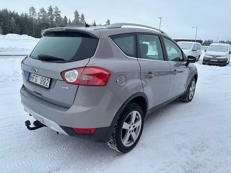 Begagnad Ford Kuga Trend 140 HK (102 kW) 2011 Grå SUV