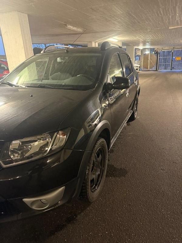Svart Begagnad 2015 Dacia Sandero Stepway Kombi | 59 000 kr (Bra pris) - Bild 1/4