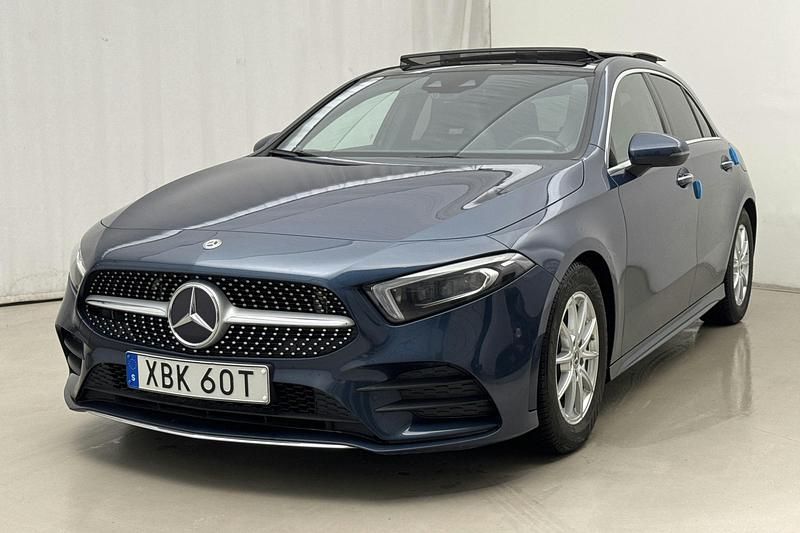 Blå Begagnad 2019 Mercedes A180 AMG line | 209 800 kr - Bild 1/4