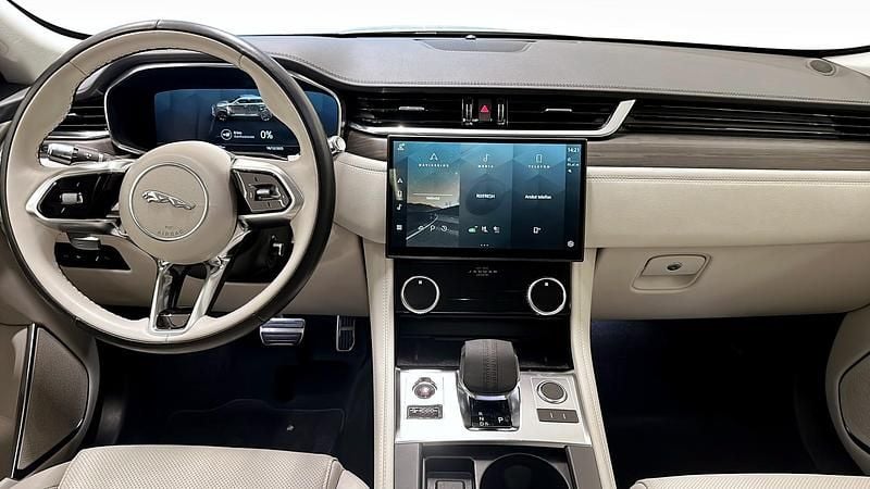 Begagnad Jaguar F-Pace 404 HK (297 kW) 2022 Grå SUV