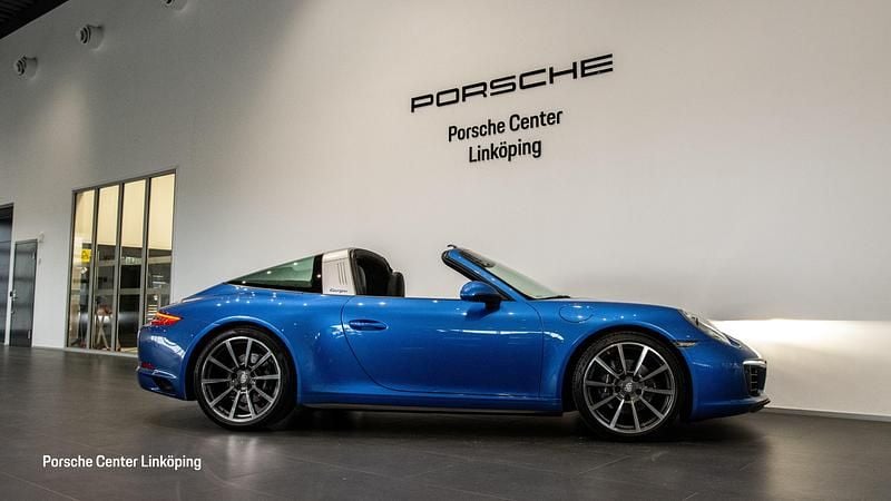 Begagnad Porsche 911 Targa 4 370 HK (272 kW) 2017 Blå Cab