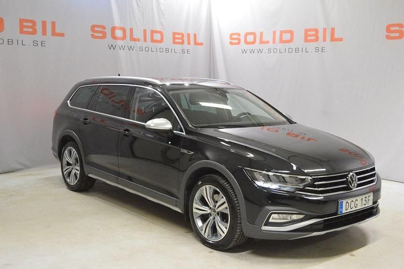 Svart Begagnad 2022 VW Passat Alltrack Executive Kombi | 299 000 kr (Bra pris) - Bild 1/4