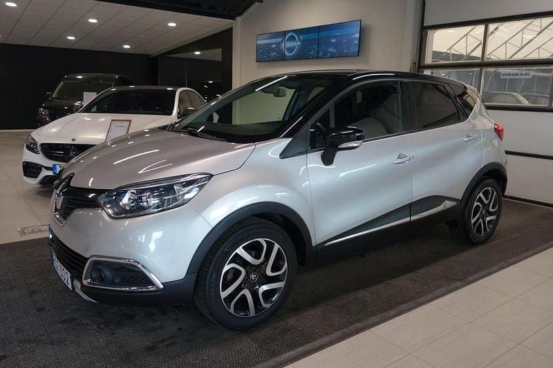 Flerfärgad (silver) Begagnad 2017 Renault Captur SUV | 129 000 kr (Marknadspris) - Bild 1/4