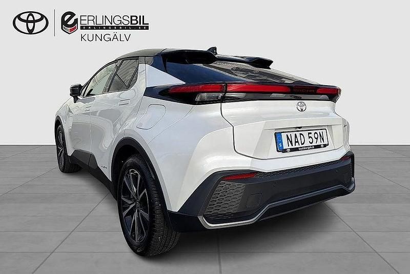 Begagnad Toyota C-HR Style 200 HK (147 kW) 2023 Vit SUV
