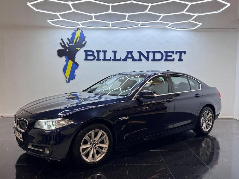 Blå Begagnad 2013 BMW 530 Sedan | 139 900 kr (Bra pris) - Bild 1/4