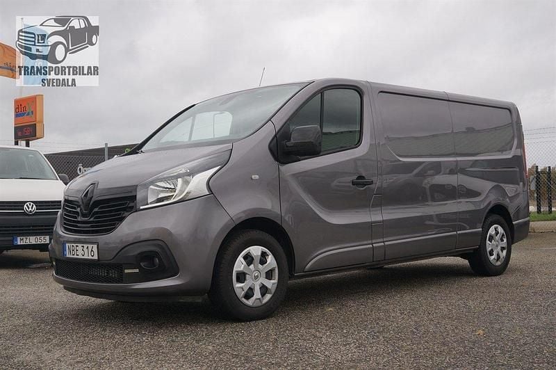 Grå (grå metallic) Begagnad 2019 Renault Trafic Van | 99 500 kr (Superpris) - Bild 1/4