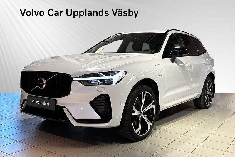 Vit Begagnad 2023 Volvo XC60 Plus SUV | 549 900 kr (Marknadspris) - Bild 1/3