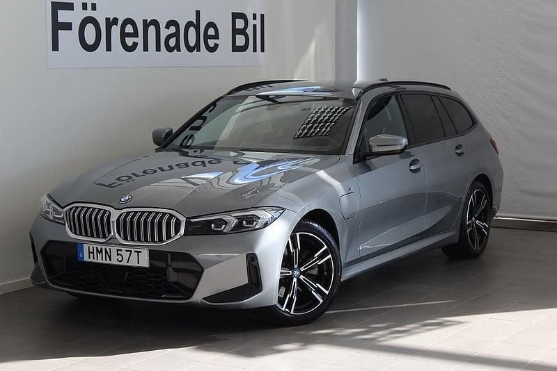Begagnad BMW 330e M Sport 184 HK (135 kW) 2023 Grå Kombi