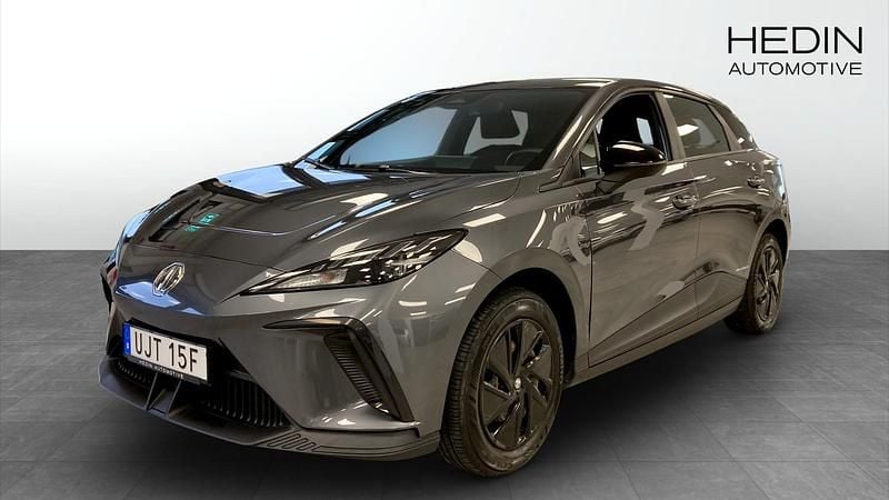 Grå (grey) Begagnad 2023 MG MG4 EV Halvkombi | 259 900 kr (Marknadspris) - Bild 1/4