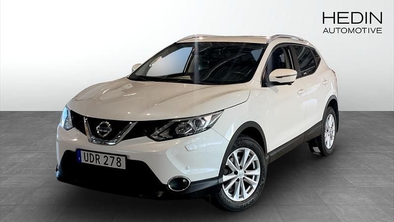 Vit (white) Begagnad 2015 Nissan Qashqai Acenta SUV | 149 900 kr (Marknadspris) - Bild 1/4