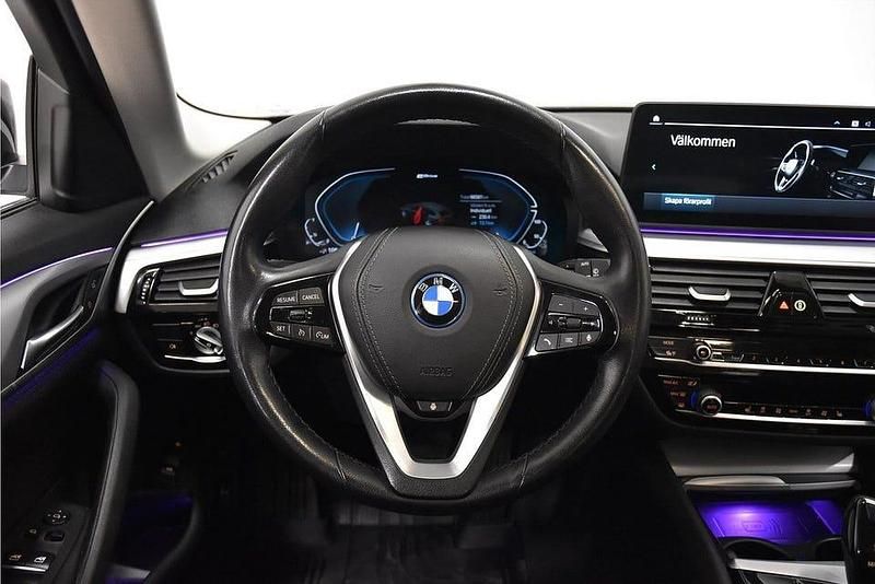 Begagnad BMW 530 184 HK (135 kW) 2022 Svart Kombi