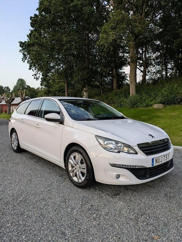Vit Begagnad 2015 Peugeot 308 Active Kombi | 70 900 kr - Bild 1/4