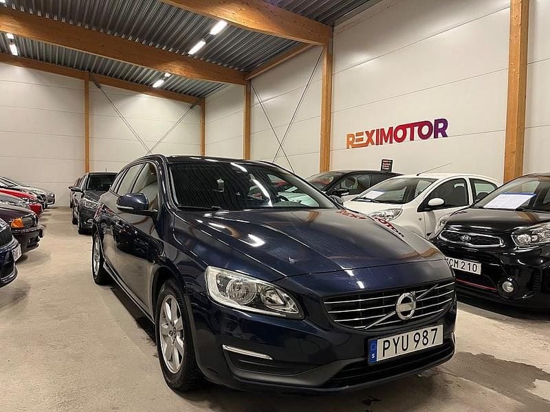 Blå Begagnad 2013 Volvo V60 Kinetic Kombi | 89 900 kr (Bra pris) - Bild 1/4