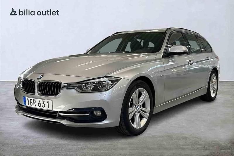Silver Begagnad 2016 BMW 318 Kombi | 159 900 kr - Bild 1/1