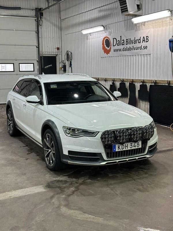 Vit Begagnad 2016 Audi A6 Allroad Kombi | 230 000 kr (Lite dyr) - Bild 1/4
