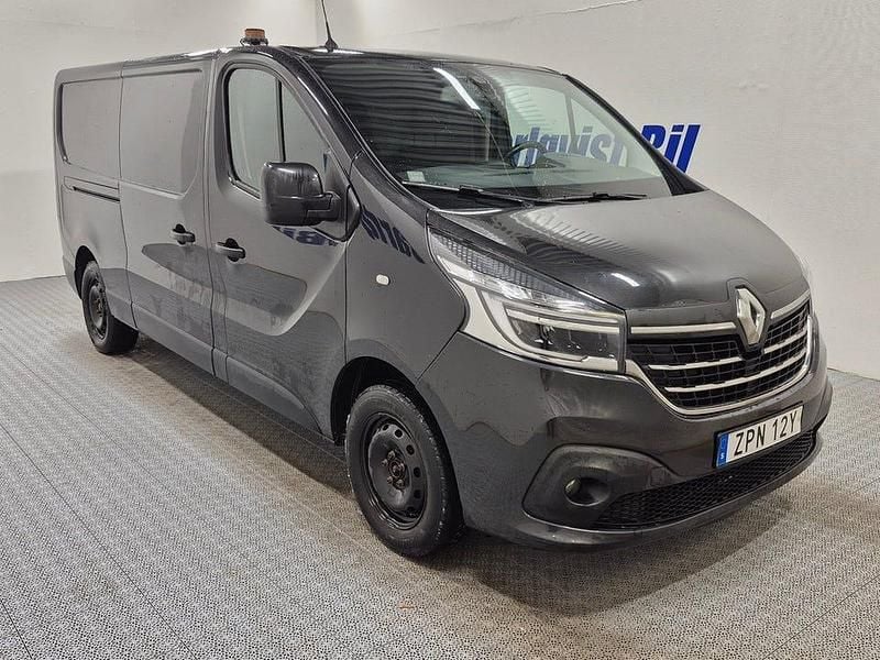 Begagnad Renault Trafic 120 HK (88 kW) 2021 Svart metallic Minibuss