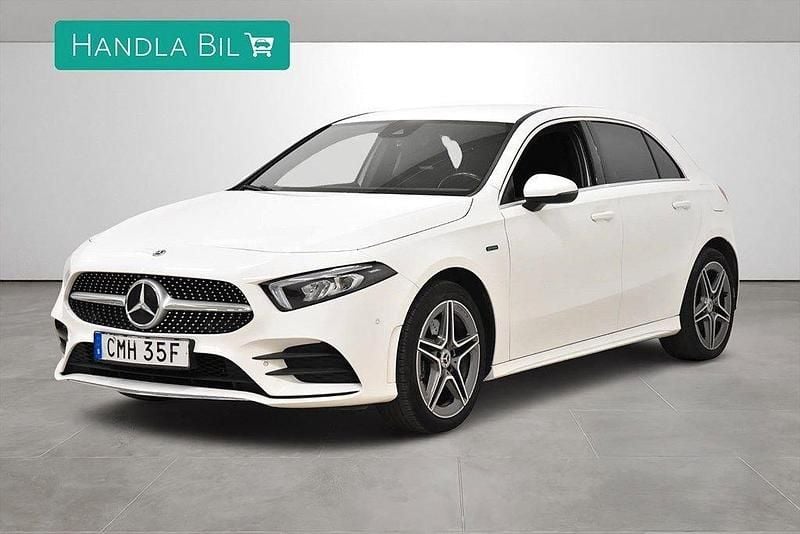 Vit Begagnad 2020 Mercedes A250 AMG Halvkombi | 264 900 kr (Marknadspris) - Bild 1/4