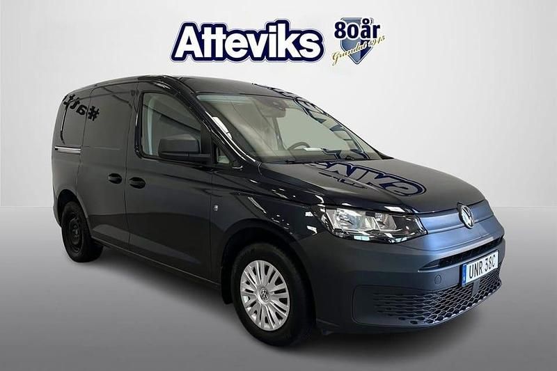 Blå Begagnad 2022 VW Caddy Minibuss | 209 000 kr (Marknadspris) - Bild 1/4