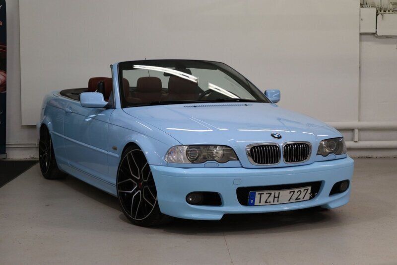 Ljusblå (blå) Begagnad 2001 BMW 330 Cabriolet Cab | 99 900 kr (Marknadspris) - Bild 1/4