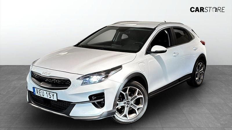 Vit (white) Begagnad 2022 Kia XCeed Advance SUV | 219 900 kr (Bra pris) - Bild 1/4