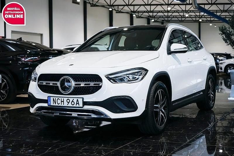 Vit Begagnad 2022 Mercedes GLA250 SUV | 369 500 kr (Superpris) - Bild 1/4