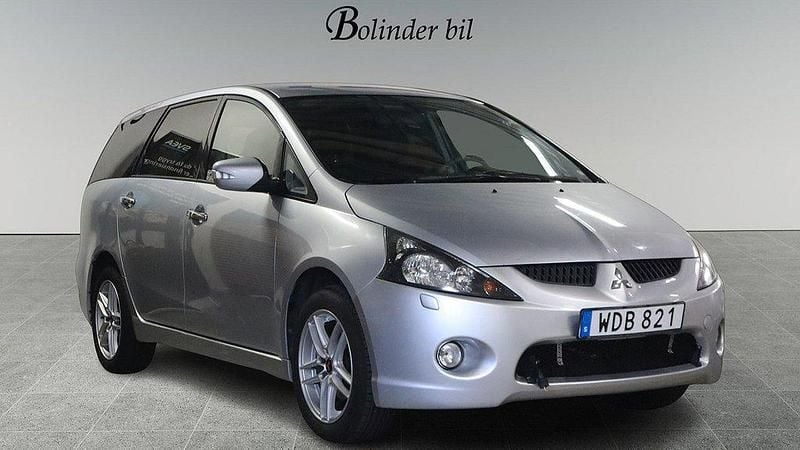Silver Begagnad 2004 Mitsubishi Grandis Minibuss | 28 900 kr (Marknadspris) - Bild 1/4