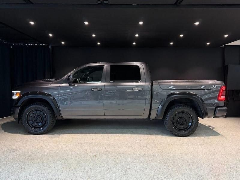 Begagnad Dodge Ram 394 HK (289 kW) 2019 Gråmetallic