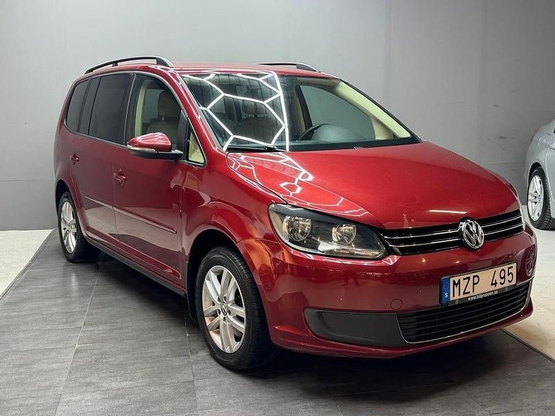 Begagnad VW Touran 150 HK (110 kW) 2013 Röd Minibuss