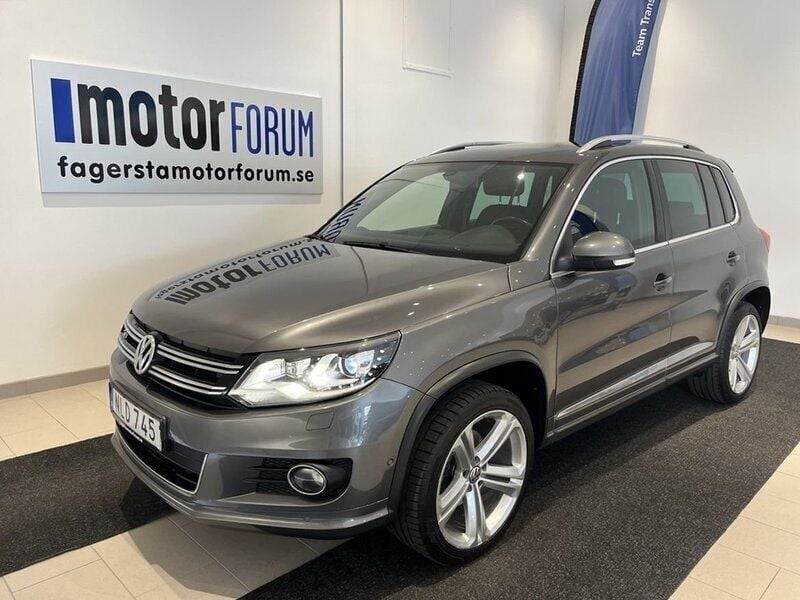 Mörkgrå (grå) Begagnad 2015 VW Tiguan SUV | 169 000 kr (Marknadspris) - Bild 1/4