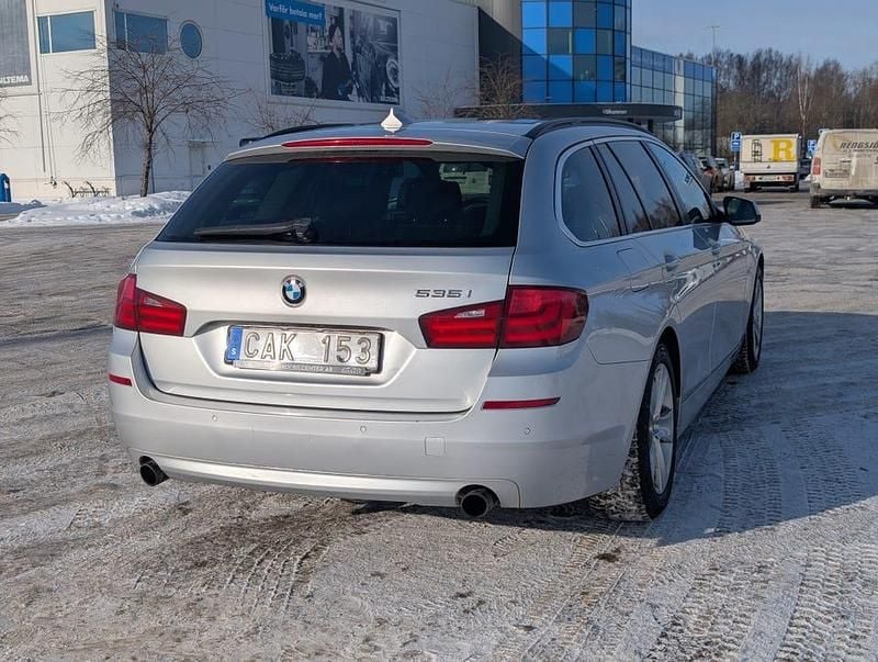 Begagnad BMW 535 306 HK (225 kW) 2012 Grå metallic Kombi