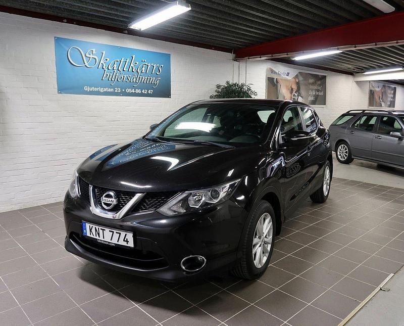 Svart Begagnad 2014 Nissan Qashqai SUV | 78 000 kr (Bra pris) - Bild 1/4