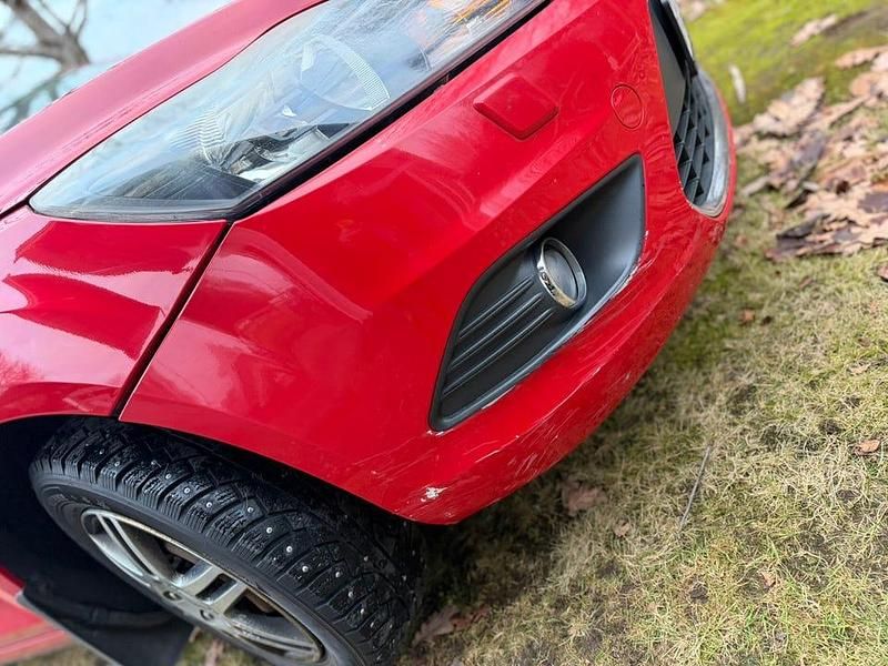 Begagnad 2008 Ford Focus Halvkombi | 36 000 kr (Lite dyr) - Bild 1/4