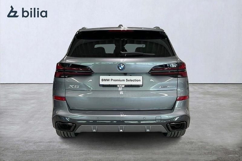 Begagnad BMW X5 M Sport 490 HK (360 kW) 2025 Skyscraper grey metallic SUV