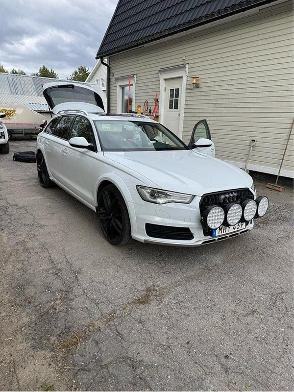 Vit Begagnad 2016 Audi A6 Allroad Comfort Kombi | 260 000 kr (Marknadspris) - Bild 1/4