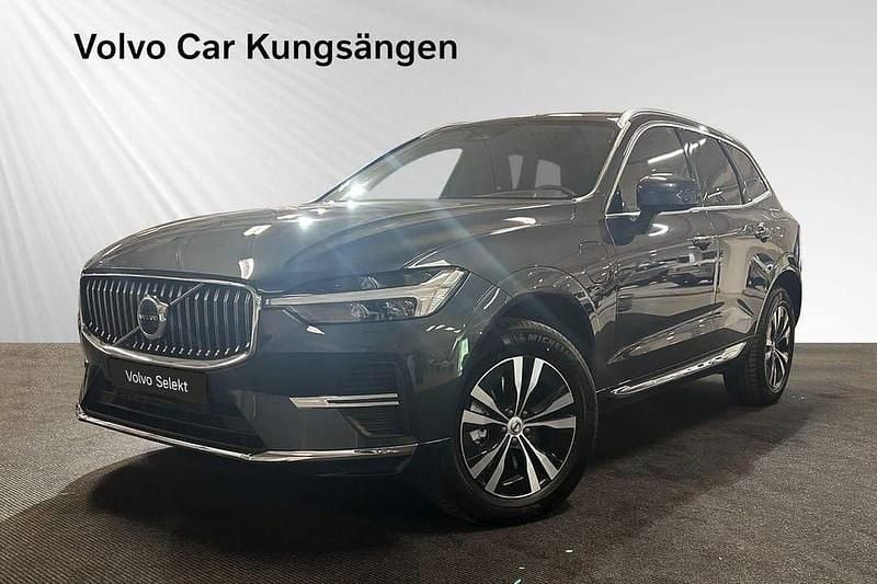 Grå Begagnad 2025 Volvo XC60 Core SUV | 489 900 kr (Superpris) - Bild 1/3