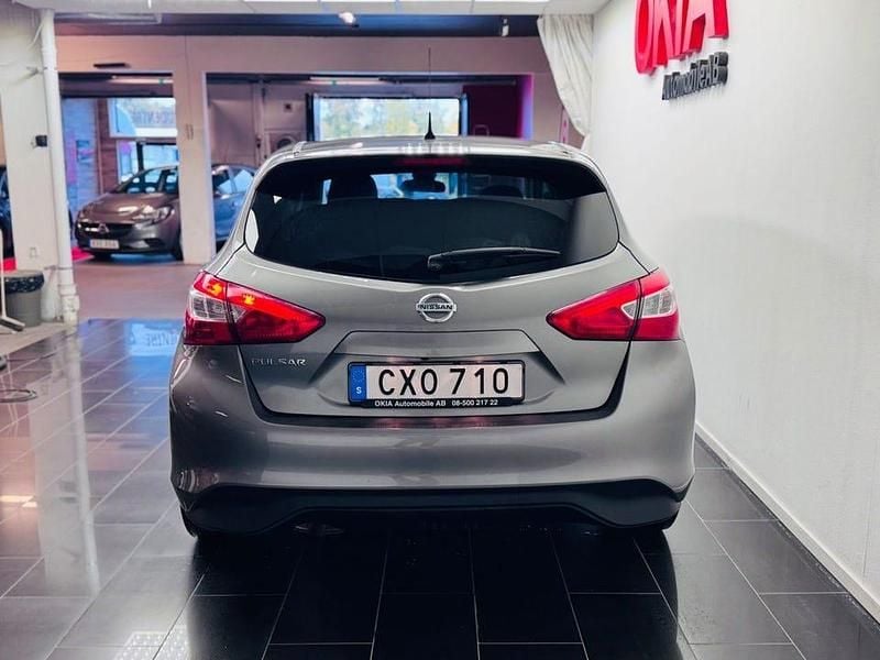 Begagnad Nissan Pulsar 116 HK (85 kW) 2018 Grå Halvkombi