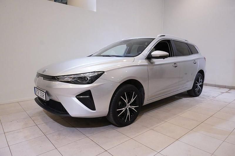 Begagnad MG MG5 EV Luxury 114 kW (156 HK) 2022 Medael silver Kombi
