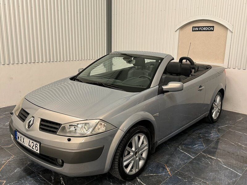 Ljusgrå Begagnad 2005 Renault Mégane Cabriolet Cab | 39 900 kr (Marknadspris) - Bild 1/4
