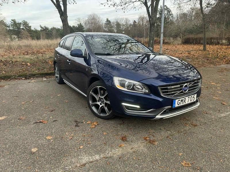 Begagnad 2015 Volvo V60 Kombi | 155 000 kr (Marknadspris) - Bild 1/4