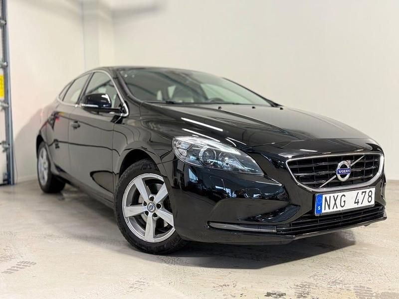 Begagnad Volvo V40 Summum 180 HK (132 kW) 2014 Svart