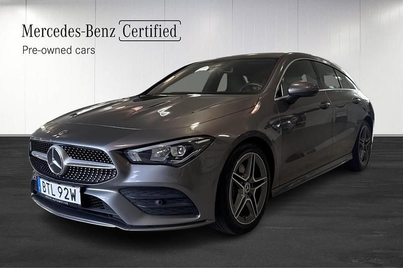 Mörkgrå (grey) Begagnad 2022 Mercedes CLA200 Shooting Brake AMG line Kombi | 329 900 kr (Marknadspris) - Bild 1/4