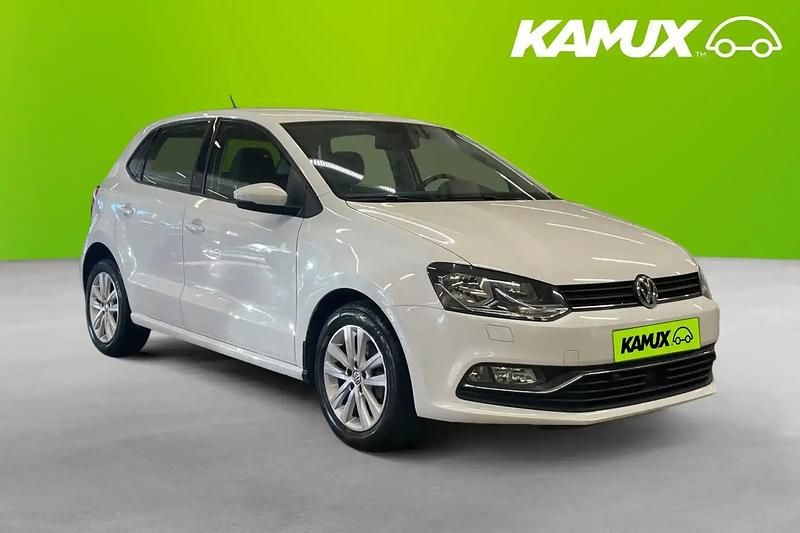 Vit Begagnad 2016 VW Polo Halvkombi | 109 800 kr (Marknadspris) - Bild 1/4