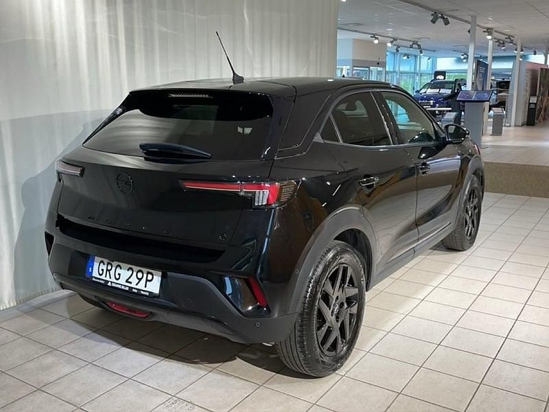 Begagnad Opel Mokka-e GS Line 100 kW (136 HK) 2022 Svart (g70 diamond black) SUV