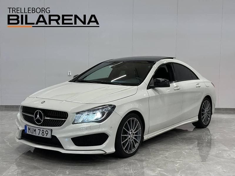 Vit Begagnad 2016 Mercedes CLA200 AMG Sportkupé | 179 900 kr (Marknadspris) - Bild 1/4