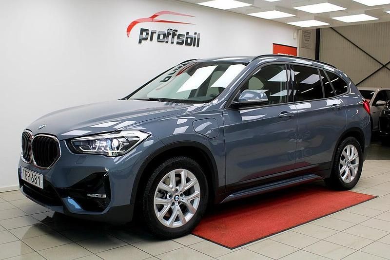 Begagnad BMW X1 Sport Line 125 HK (91 kW) 2020 Mörkgrå SUV